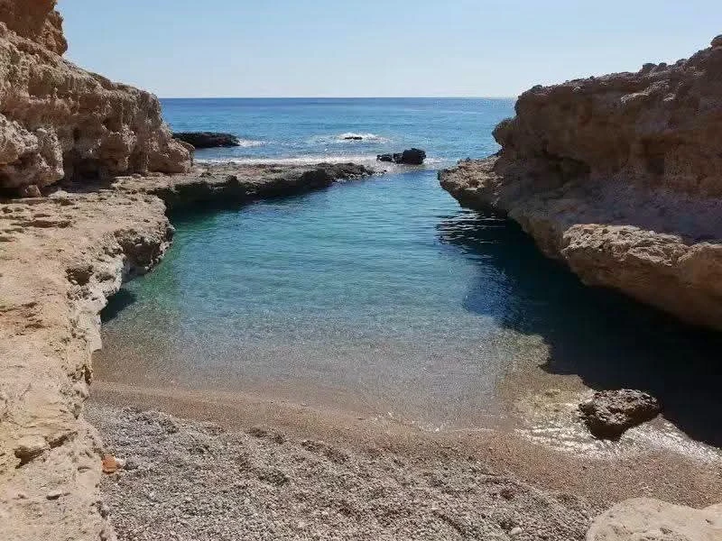 Gentle beaches, simple logistics, zero risky mountain roads.